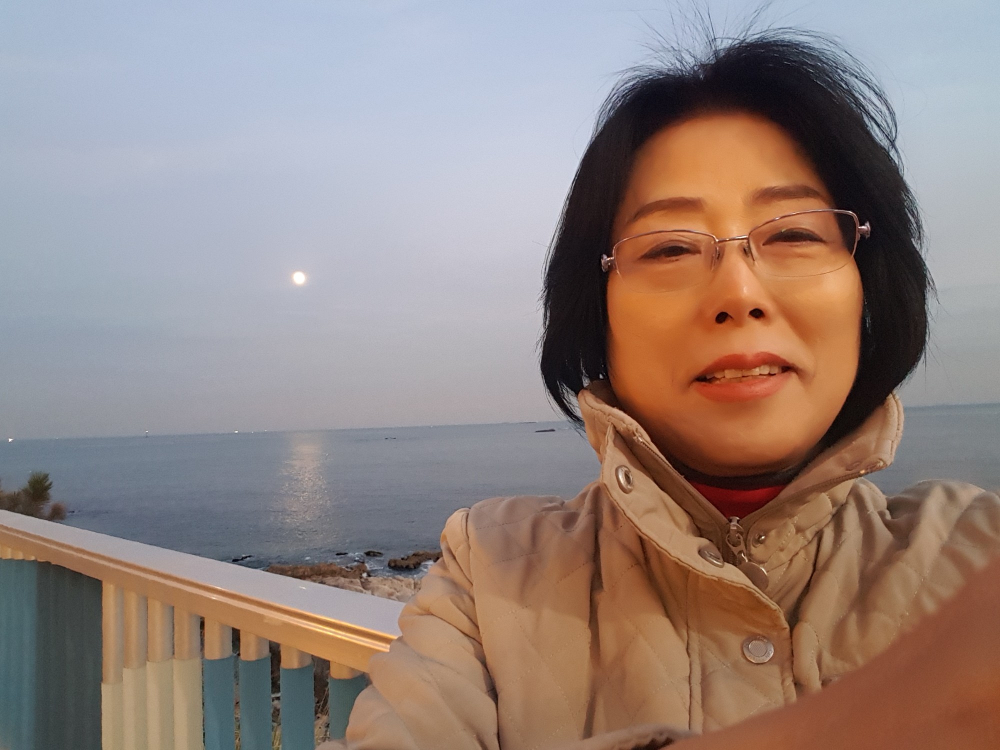 셀카..쑥스럽네..