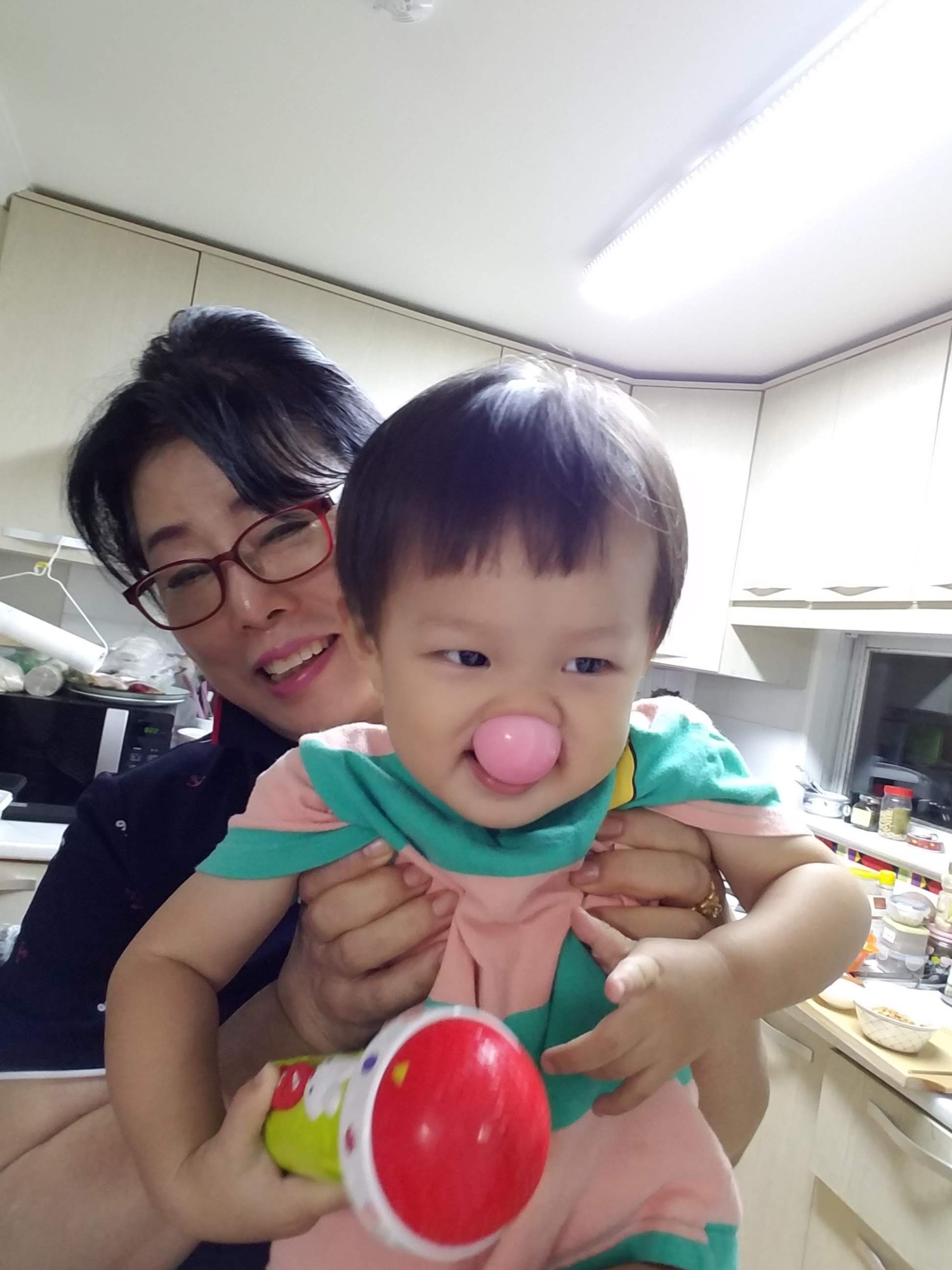 이것은 무엇에 쓰는 물건이고.. 귀여운 시진이